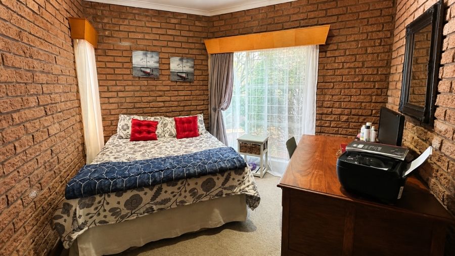 3 Bedroom Property for Sale in Wilkoppies North West